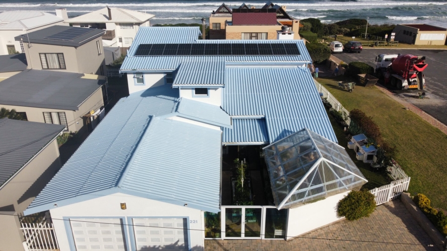 4 Bedroom Property for Sale in Outeniqua Strand Western Cape